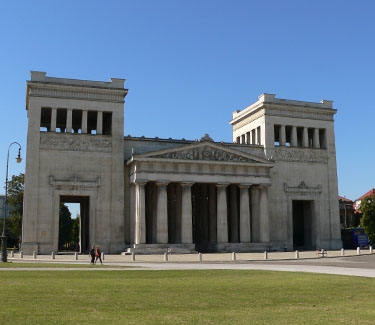 Schülertour Radl Polittour München Königsplatz