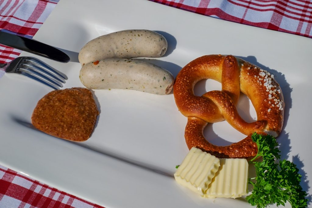 Münchner Weißwurst Vom Weißwurstäquator und anderen Mythen Münchner Weißwurst Vom Weißwurstäquator und anderen Mythen